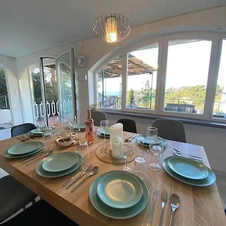 Appartement La Maison Snoopy, 6-8 Persons, Near Beach, Seaview Lloret de Mar