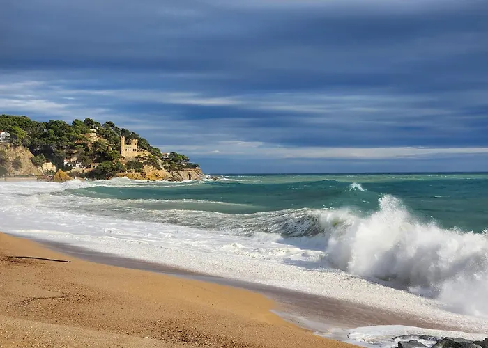 Apartament La Maison Snoopy, 6-8 Persons, Near Beach, Seaview Lloret de Mar