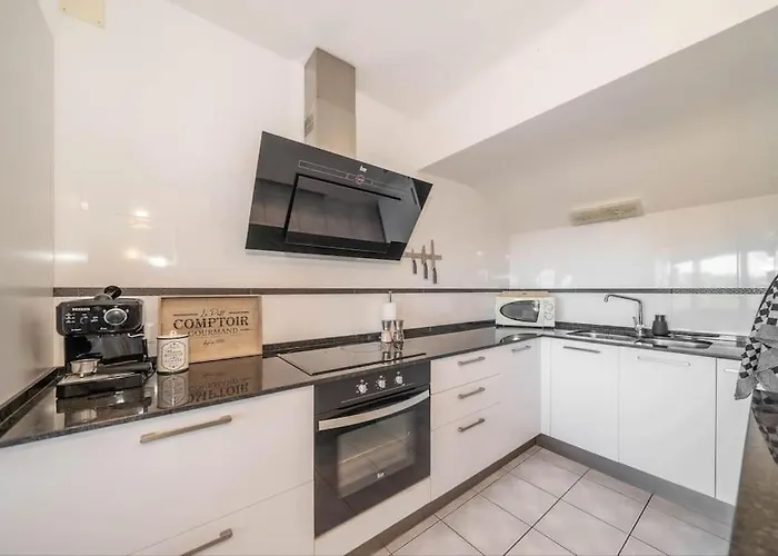 Apartment La Maison Snoopy, 6-8 Persons, Near Beach, Seaview