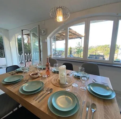 Apartment La Maison Snoopy, 6-8 Persons, Near Beach, Seaview Lloret de Mar