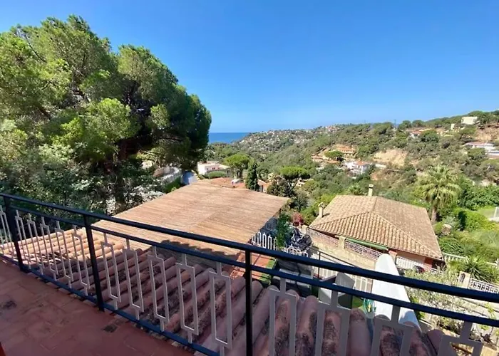 La Maison Snoopy, 6-8 Persons, Near Beach, Seaview Apartment Lloret de Mar