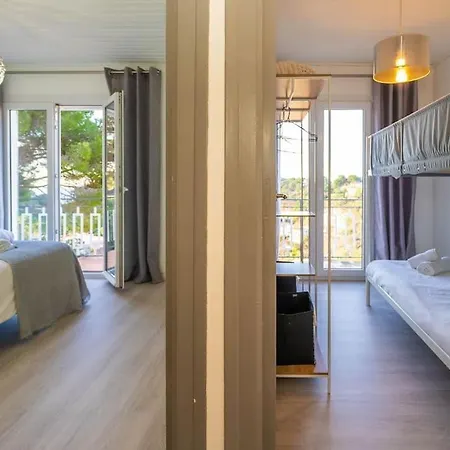 La Maison Snoopy, 6-8 Persons, Near Beach, Seaview Apartment