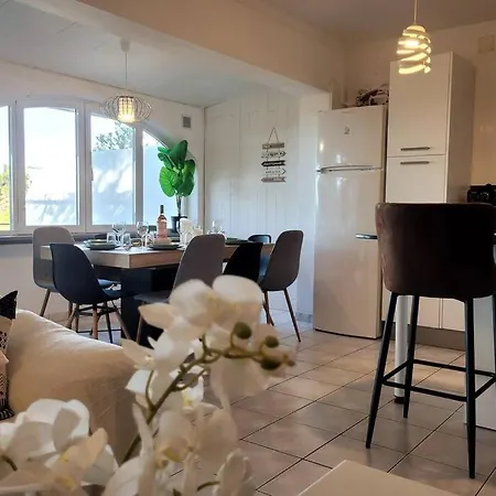 Apartamento La Maison Snoopy, 6-8 Persons, Near Beach, Seaview *