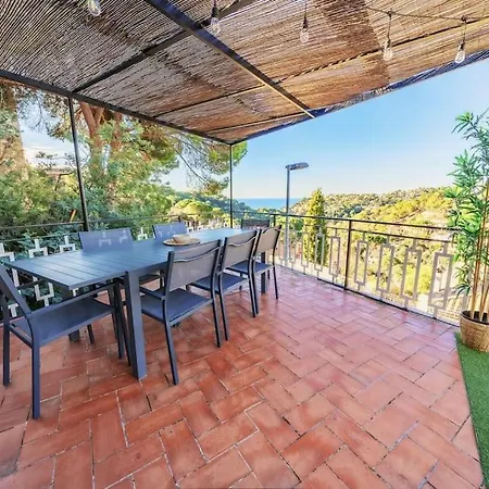 Apartment La Maison Snoopy, 6-8 Persons, Near Beach, Seaview Lloret de Mar